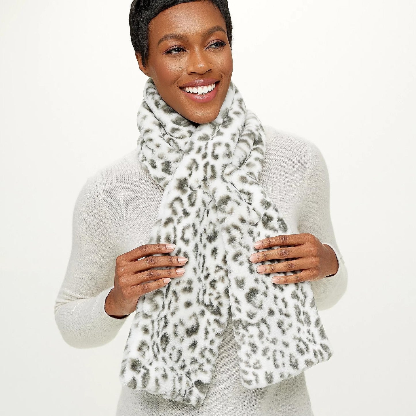 Secret Stash Fuzzy Neck Wrap with Concealed Pouch 😎